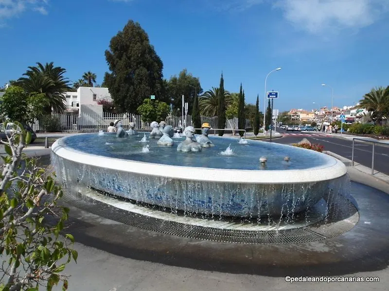 Sunny Terrace With Open View And Big Pool In South Tenerife Costa Del Silencio Apartmán