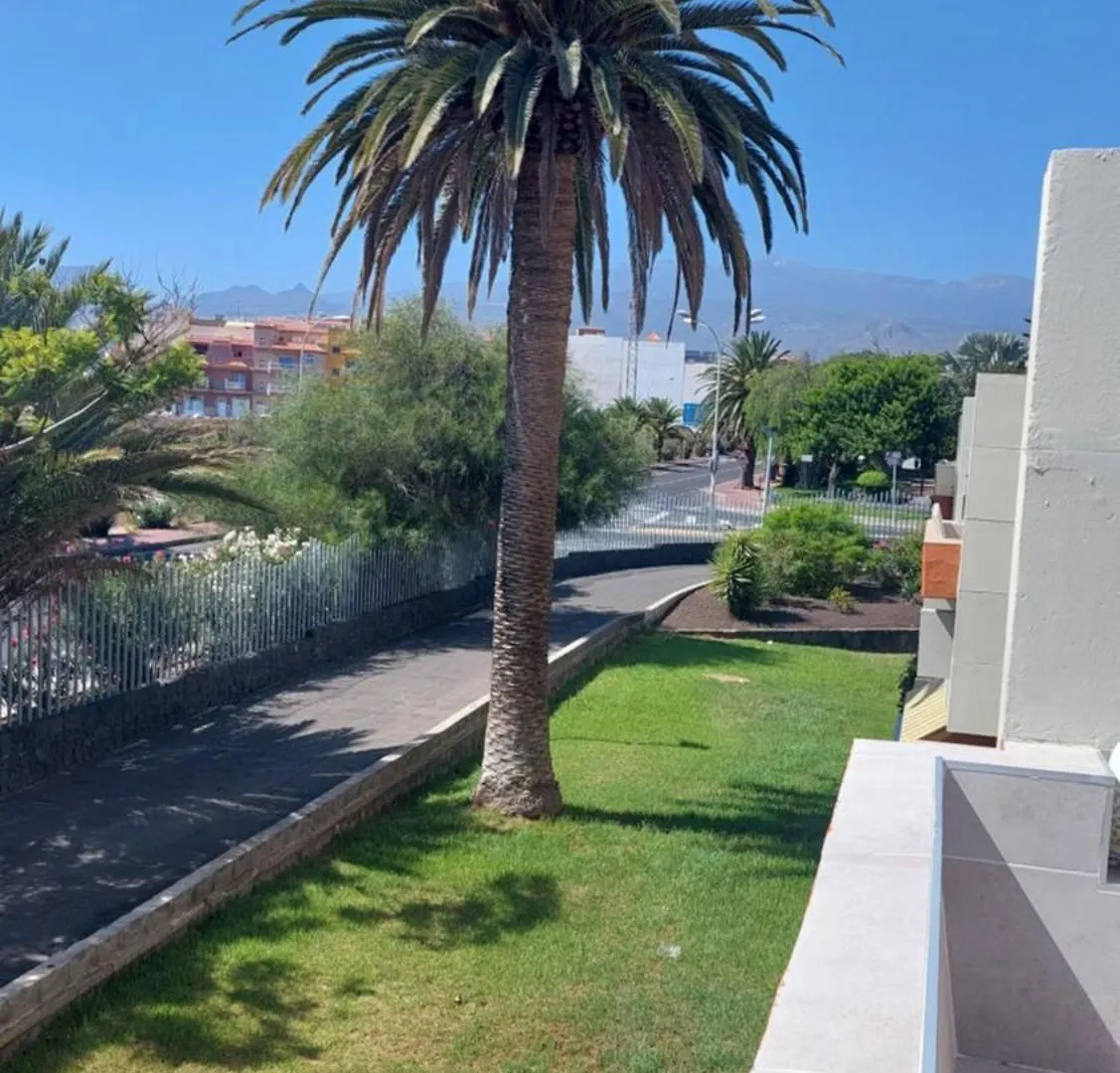 Апартаменты Sunny Terrace With Open View And Big Pool In South Tenerife Коста-дель-Силенцио
